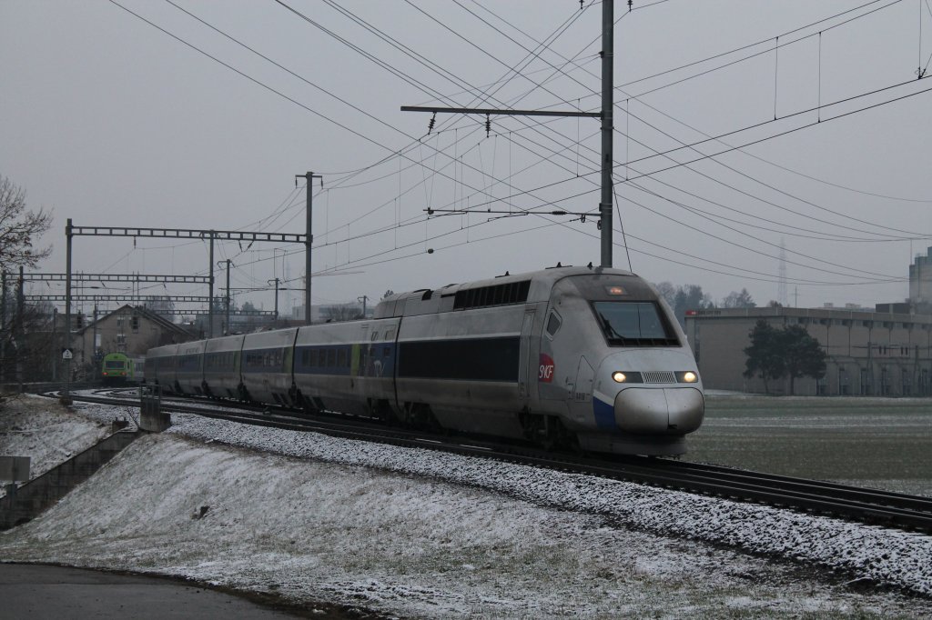 TGV 4418 als TGV Lyria 9284 nach Paris Gare-de-Lyon. Kerzers, 17.03.2013