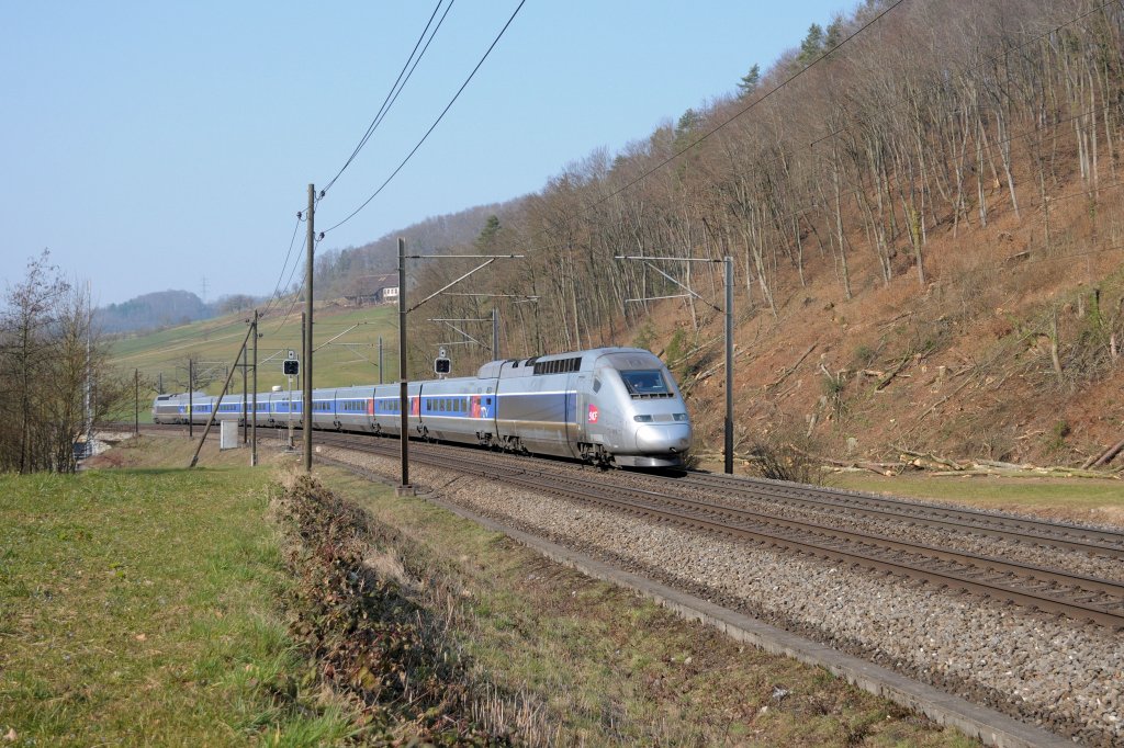 TGV 4418 am 08.03.11 bei Tecknau