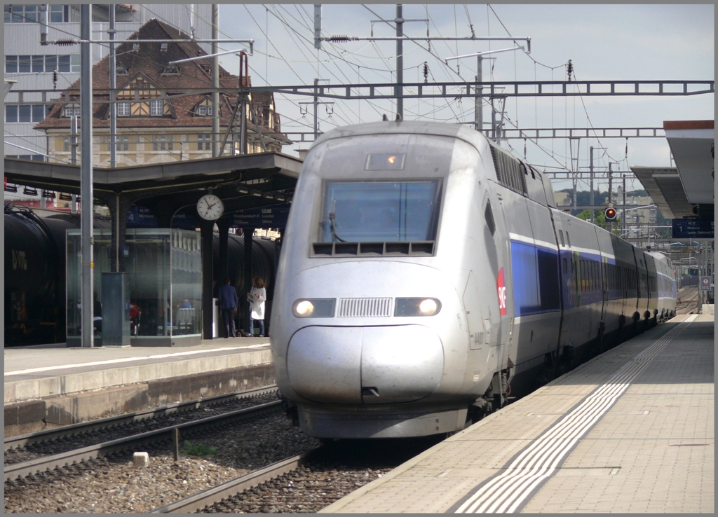 TGV 9216 Zrich HB - Paris-Est braust durch Pratteln Richtung Basel SBB. (16.09.2010)