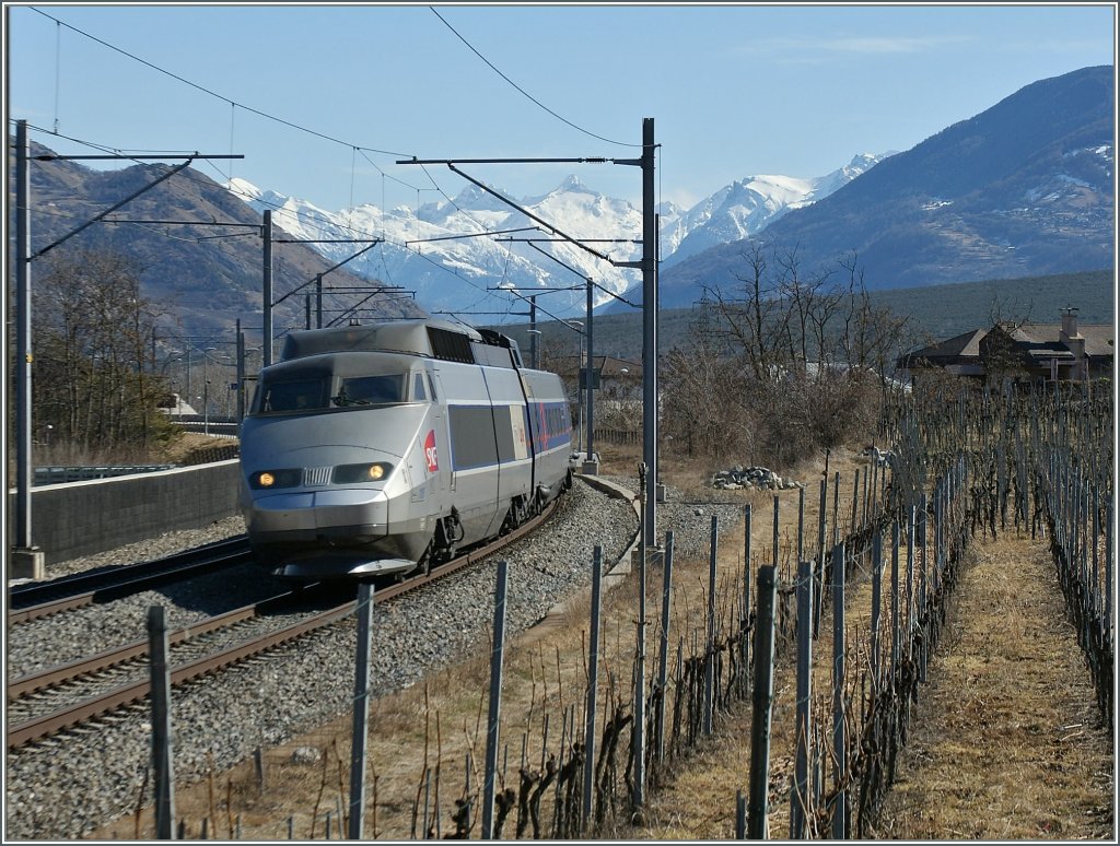  TGV de Neige  auf der Fahrt von Brig nach Paris bei Salgesch am 5. Mrz 2011.