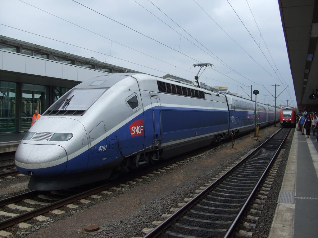 TGV Duplex 4701 im Hauptbahnhof von Hannover. 31.05.2011.