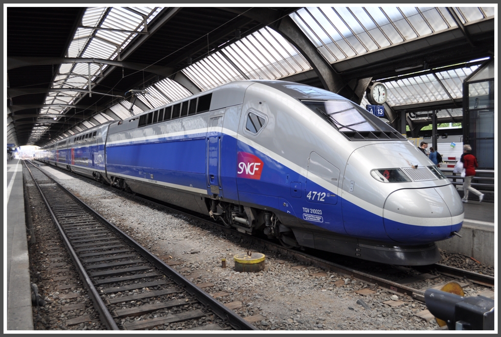 TGV Duplex 9218 nach Paris steht abfahrbereit in Zürich HB - Bahnbilder.de