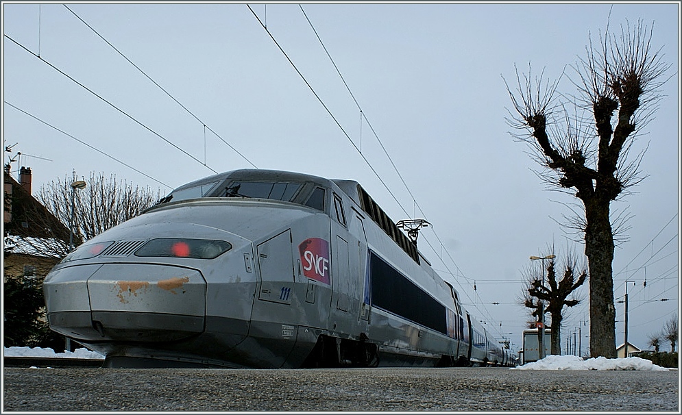 TGV Lyria beim Halt in Frasne. 
2. April 2010