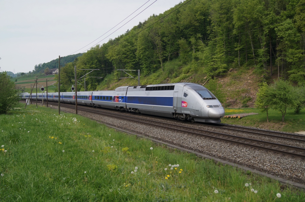 TGV POS 4418 fhrt am 23.4.11 von Gelterkinden Richtung Tecknau.