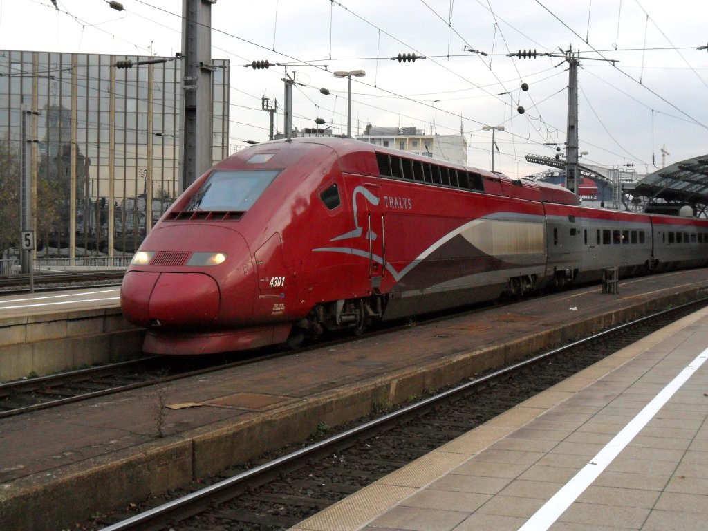 Thalys 4301 nach Frankreich im Klner Hbf am 18.11.10