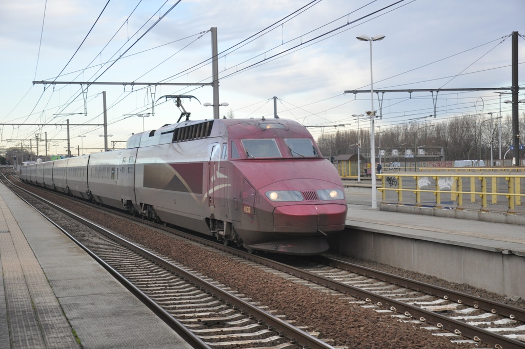 THALYS 4532 Amsterdam-Brussel-Paris, aufgenommen 29/12/2012 in Bahnhof Antwerpen-Luchtbal