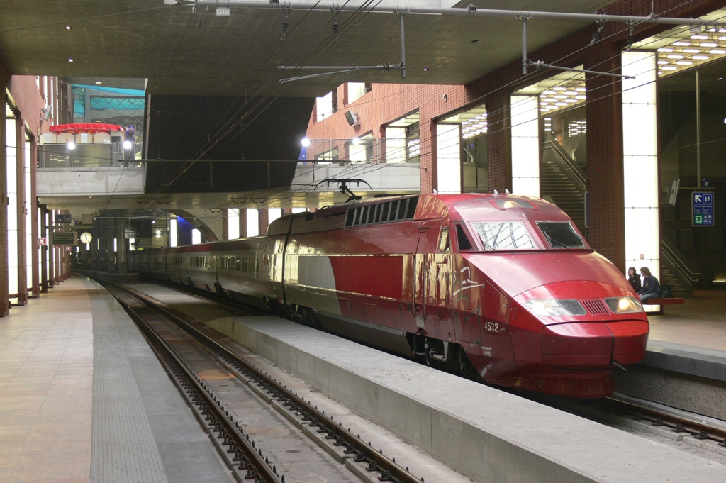 Thalys 4532 in Bahnhof Antwerpen-Centraal, Aufnahme am 12.04.2009