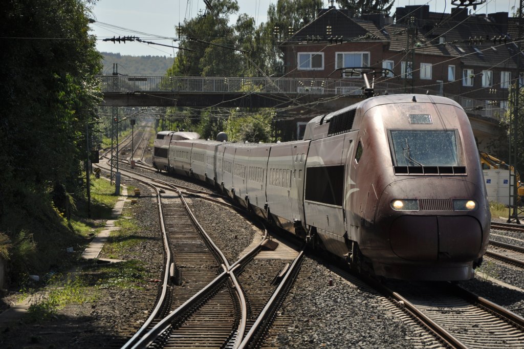 Thalys PBKA 4307 aus Paris nach Kln fhrt am 8. September 2012 in den Aachener Hbf ein.