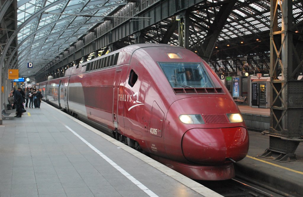 Thalys PKBA 4305 bei der Abfahrt nach Paris-Nord in Kln Hbf. 18.12.2008