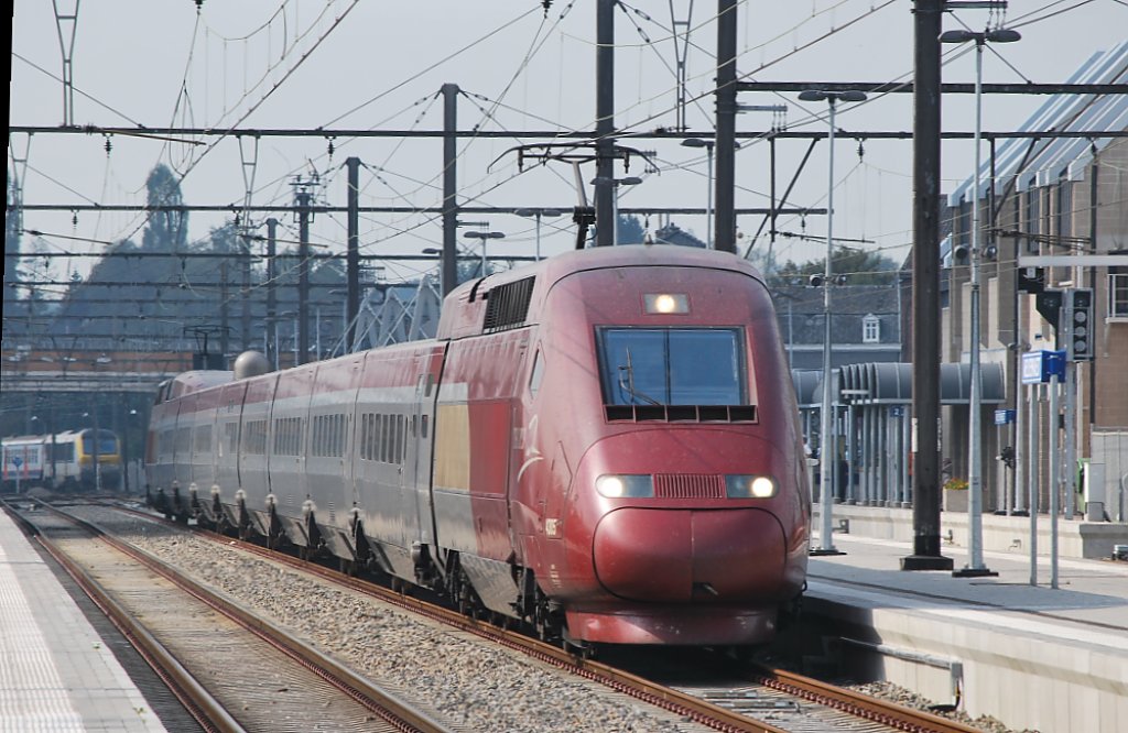 Thalys-Zug  PBKA  Paris-Kln fhrt durch den Bhf Welkenraedt (20.09.09)