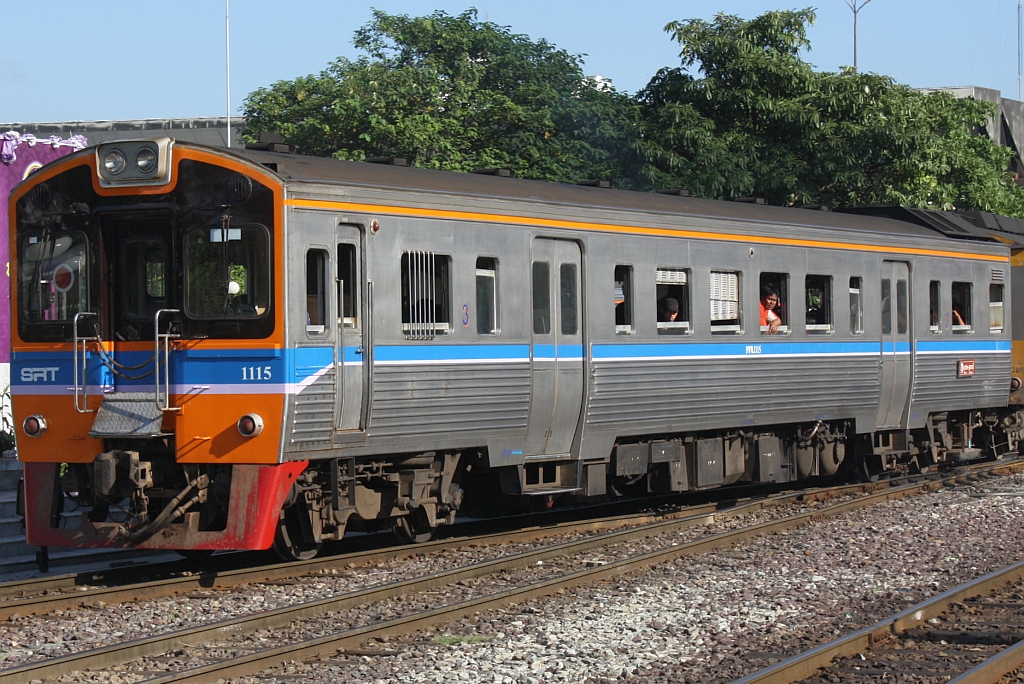 THN 1115 am 29.Oktober 2011 im Bf. Hua Lamphong.