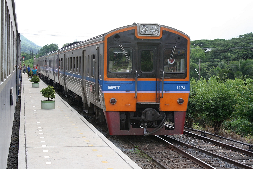 THN 1124 am 11.Juni 2011 im Bf. Muak Lek.