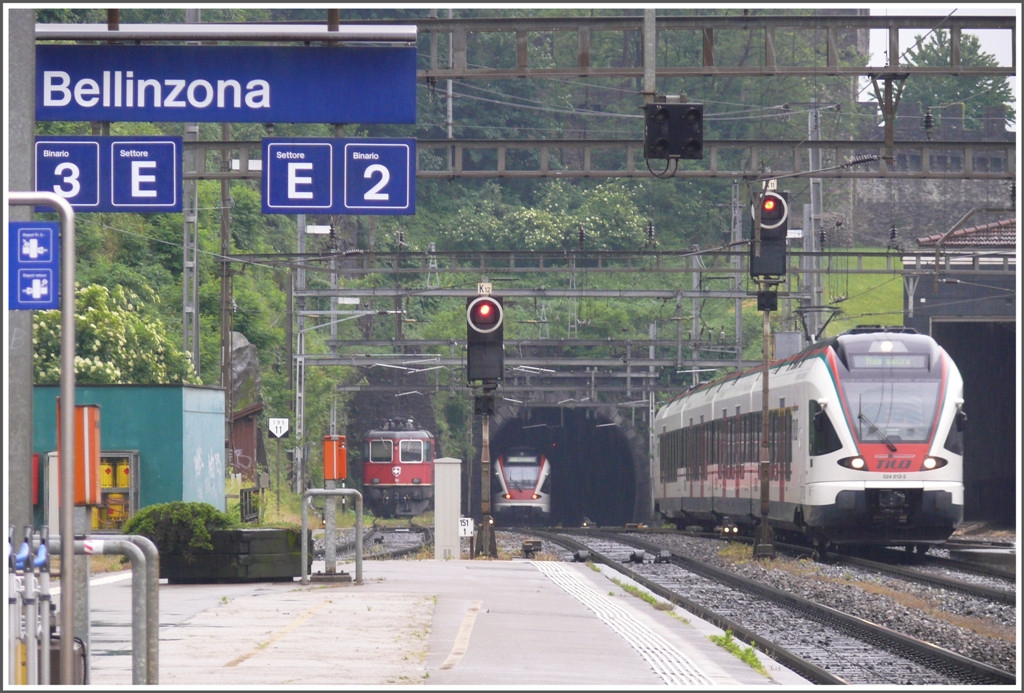 TILO Flirt Reihe 524 bestreiten den Nahverkehr im Tessin und der angrenzenden Lombardei. (27.50.2010)