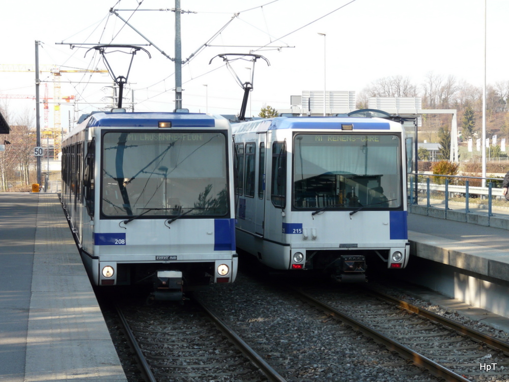 tl Mtro Ouest M1 - Zugskeuzung Triebwagen Bem 4/6 558 208 und Bem 4/6 558 215 bei der Haltestelle UNIL Dorigny am 22.01.2011