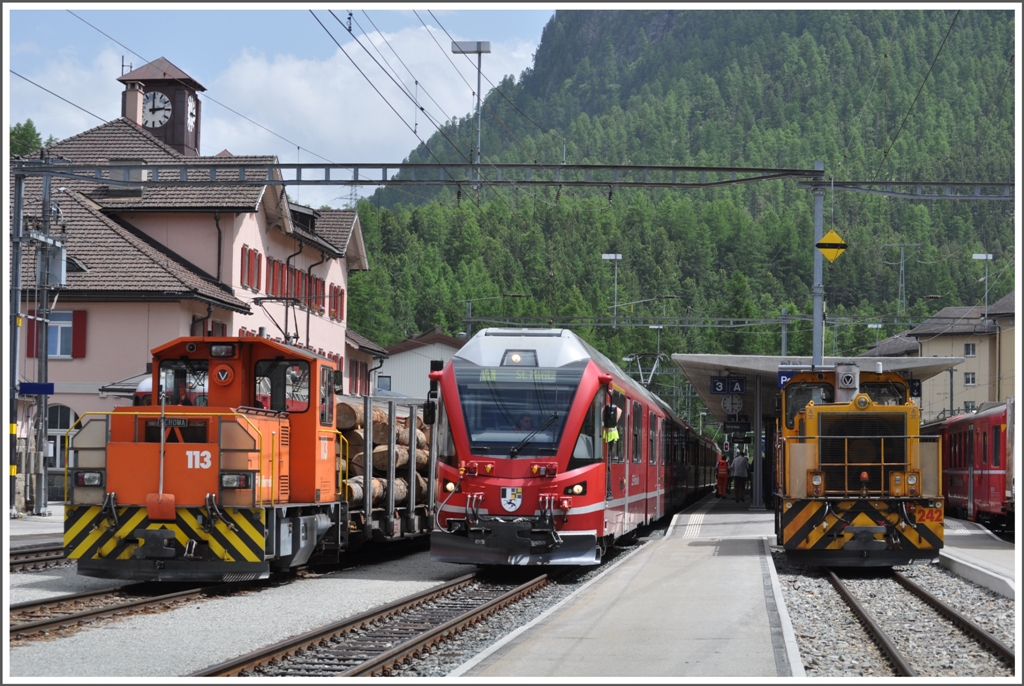 Tm 2/2 113, R1652 ABe 8/12 3501 und Gm 4/4 242 in Pontresina.(21.06.2012)