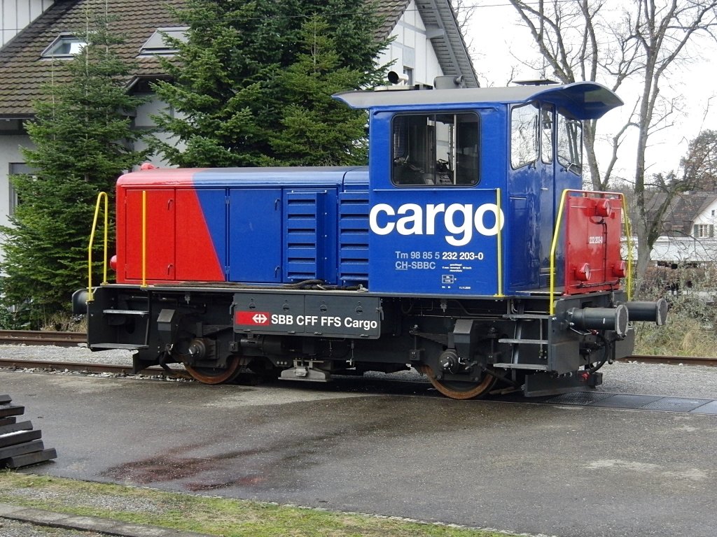 Tm 232 203-0 am 11.12.2010 im Bahnhof Frauenfeld (Bild wurde vom zwischen den Gleisen 2 und 3 liegenden Bahnsteig aus aufgenommen).