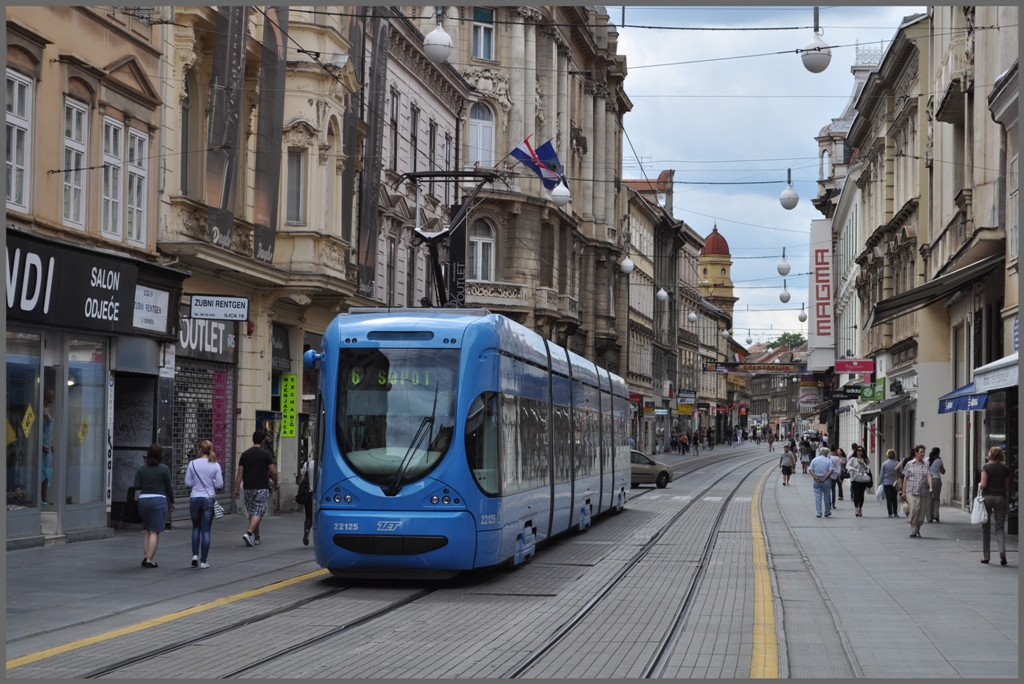 TMK 22125 im Zentrum von Zagreb nahe der Haltestelle Frankopanska. (02.07.2011)