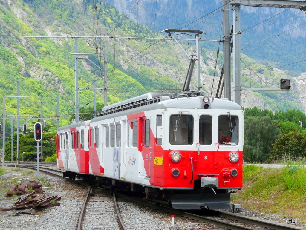 tmr 1000 mm - Regio in Martigny mit dem Triebwagen BDeh 4/4 8 und BDt 68 am 10.05.2010