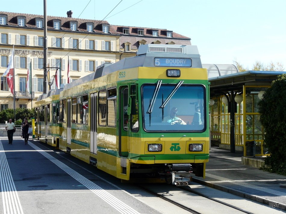 TN - Steuerwagen Bt 553 und Triebwagen Be 4/4 504 in Neuchatel am 03.10.2009