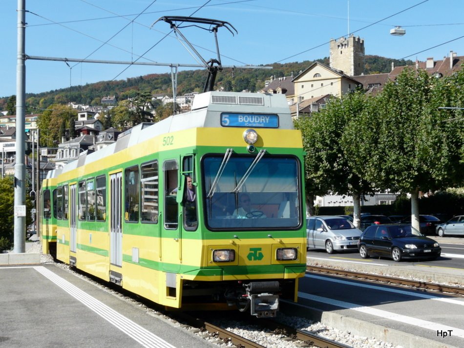 TN - Triebwagen Be 4/4 502 mit Steuerwagen Bt 554 bei der ankunft in Neuchatel am 03.10.2009