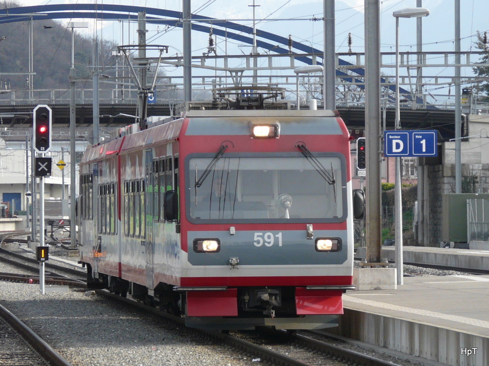 tpc / AOMC - Triebwagen Beh 4/8  591 bei der einfahrt in den Bahnhof Aigle am 18.03.2011
