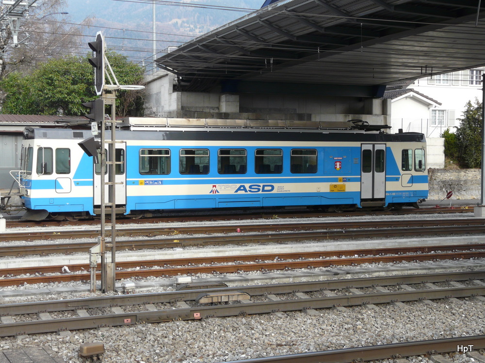 TPC / ASD - Triebwagen BDe 4/4 402 im Bahnhof Aigle am 18.03.2011