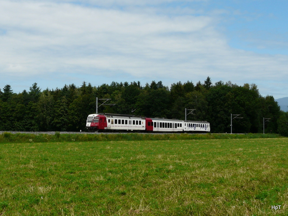 tpf - Regio nach Murten - Fribourg unterwegs zwischen Ins und Sugiez am 25.06.2011