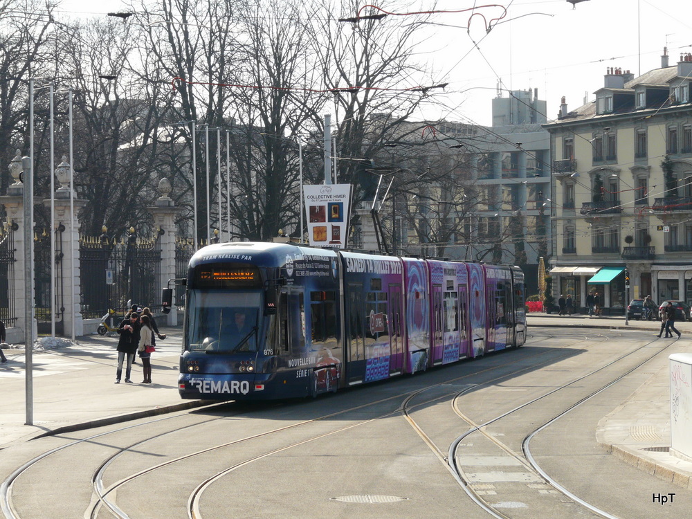TPG Genf - Gegenlichtaufname vom Tram Be 6/8 876 unterwegs in der Stadt Genf am 18.02.2012