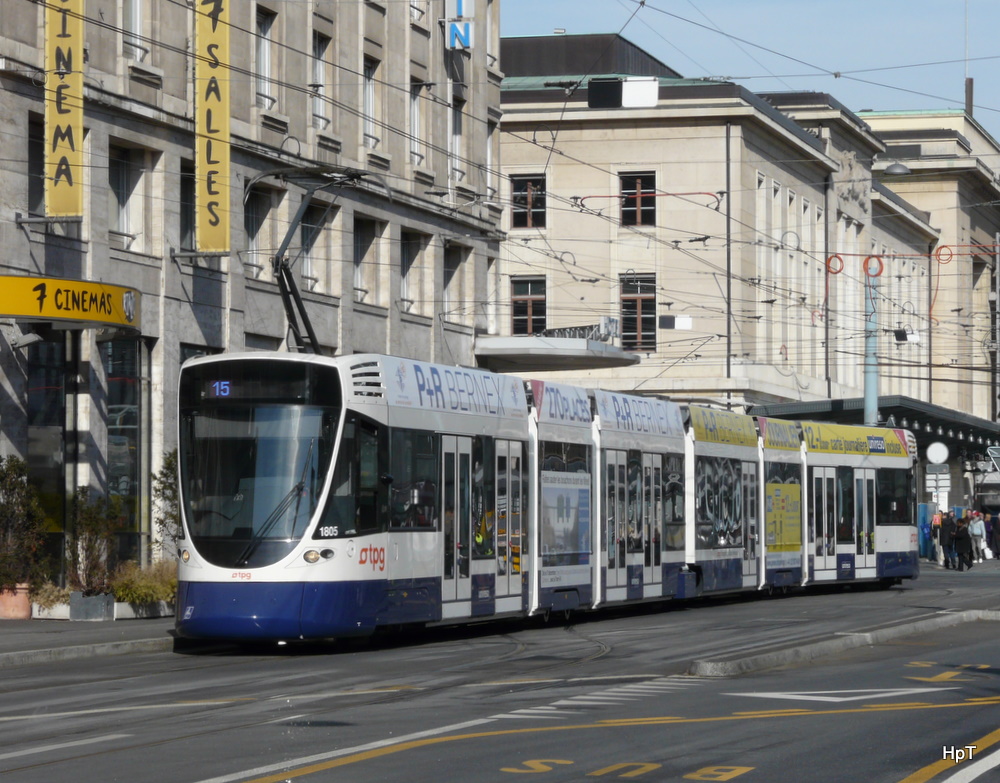 TPG Genf - Tram Be 6/10 1805 unterwegs in der Stadt Genf am 18.02.2012
