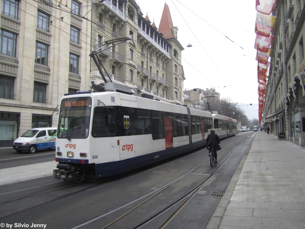 tpg Nr. 826+841 (Be 4/6 + Be 4/8 Dwag/BBC) am 7.3.2013 in Genve, Bel-Air. Das Genfer-Tramnetz stand zeitweise unter einem schlechtne Stern. Zeitweise war die Linie 12, die einzige Tramlinie Genfs, denn beinahe wurde der Trambetrieb in der Calvin-Stadt eingestellt. Durch einen Boom im ffentlichen Verkehr ab dem Jahre 2000 erlebte das Tram in Genf ein Revival und wuchs auf aktuell 4 Linien. 
