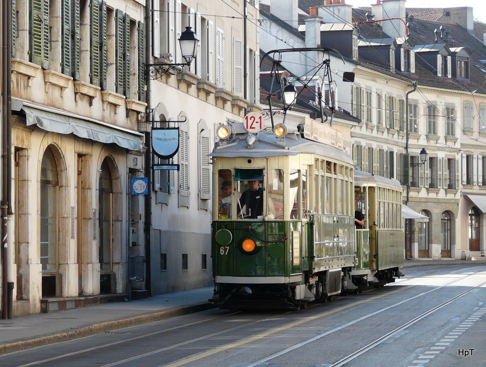 tpg - Oldtimer Tram Be 4/4 67 zusammen mit dem Beiwagen Bi 363 unterwegs in der Stadt Genf am 03.10.2010