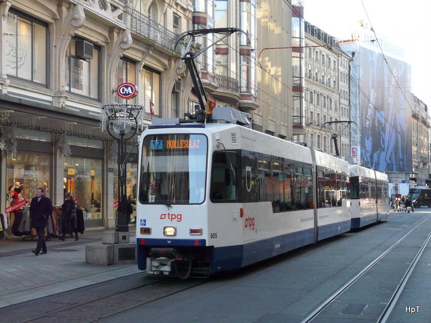 TPG - Tram Be 4/6 805 unterwegs auf der Linie 17 bei der City von Genf am 11.12.2009