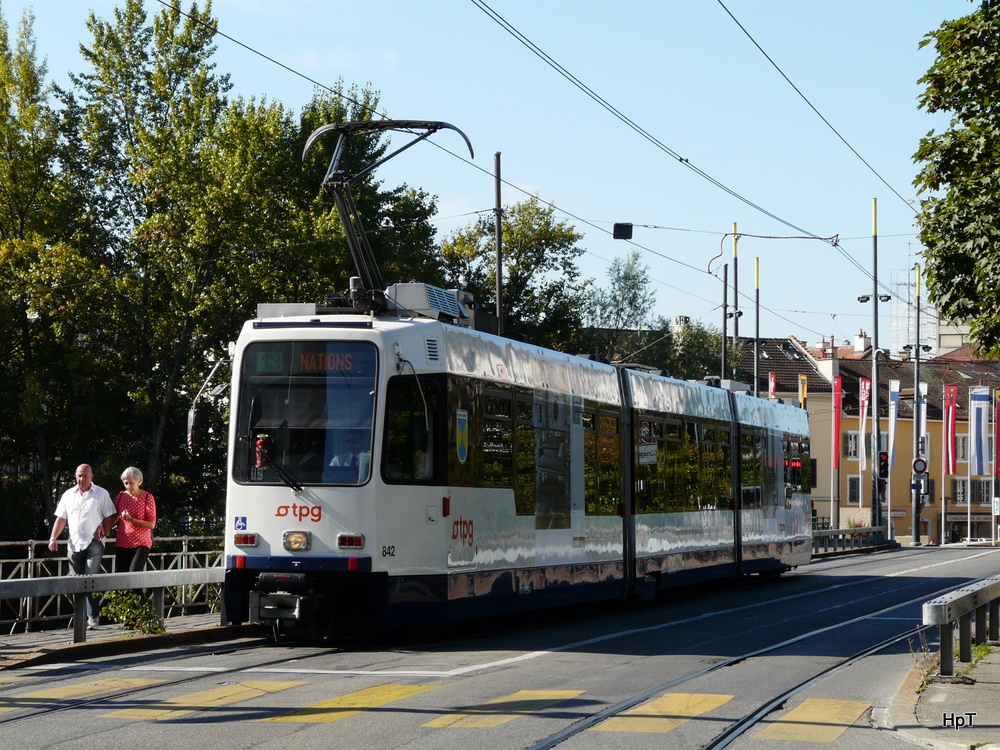 tpg - Tram Be 4/8 842 unterwegs auf der Linie 13 am 03.10.2010
