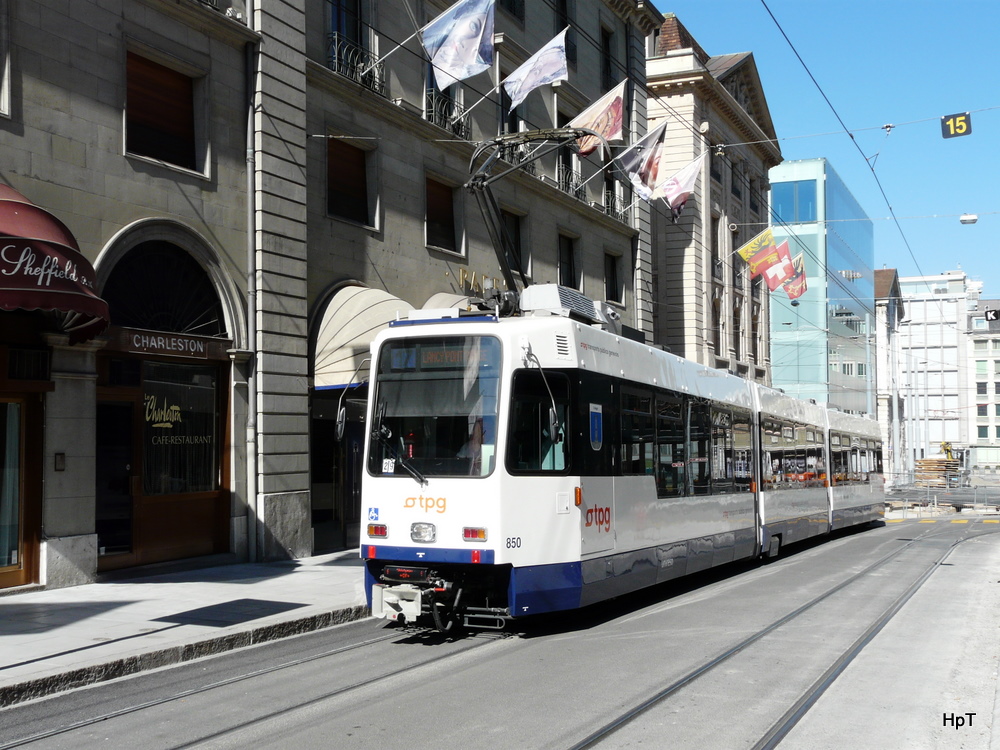 tpg - Tram Be 4/8 850 unterwegs auf der Linie 17 am 03.10.2010