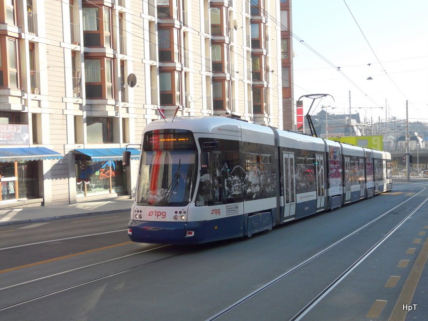 TPG - Tram Be 6/8 880 bei der Haltestelle Lyon am 11.12.2009