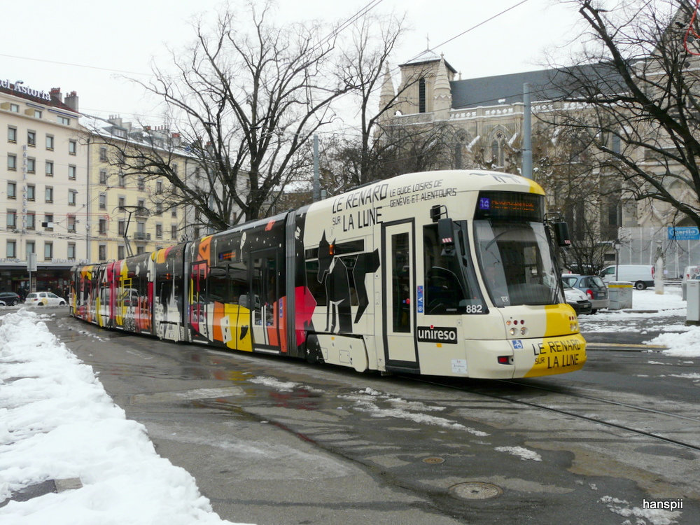 tpg - Tram Be 6/8 882 unterwegs auf der Linie 14 in Genf am 14.02.2013