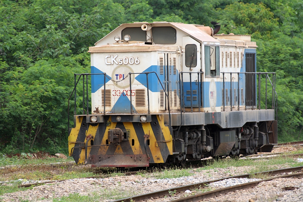 TPIPL 33-005 (ex CK5 006) am 23.August 2010 in der Hin Lap Station.