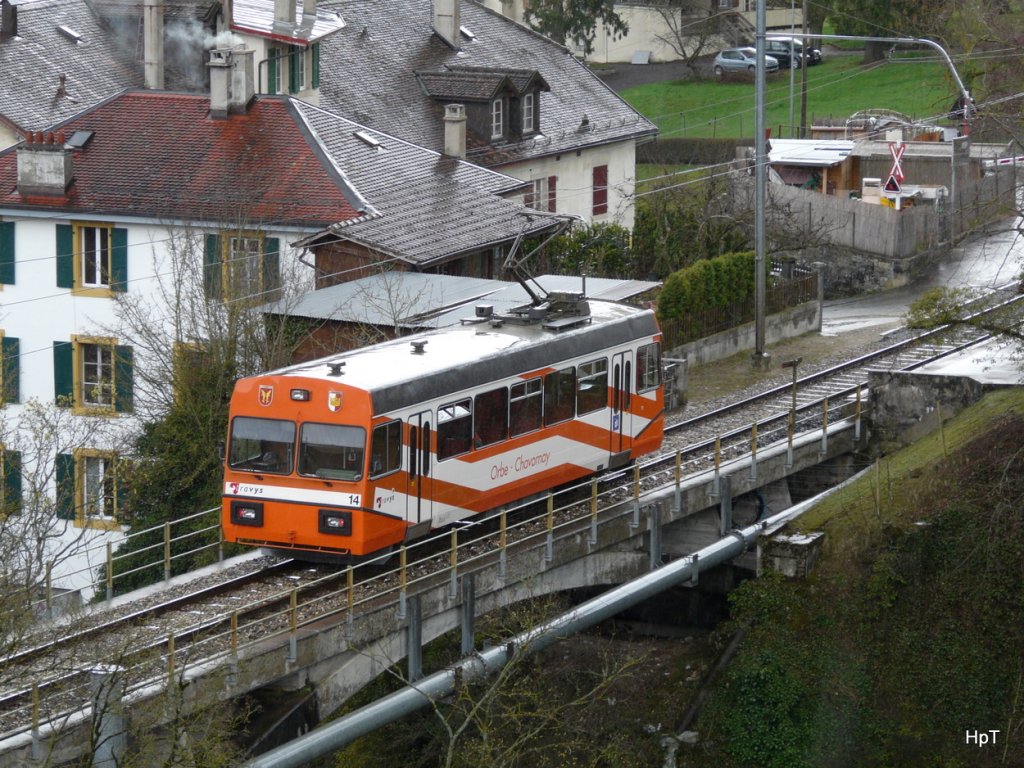 travys / OC - Triebwagen Be 2/2 14 unterwegs in Orbe am 04.04.2010