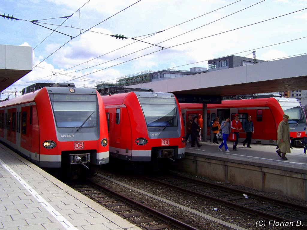 Treffen der S-bahnlinien S4, S1 und S2(von links nach rechts).
Mnchen-Laim 28.03.2010