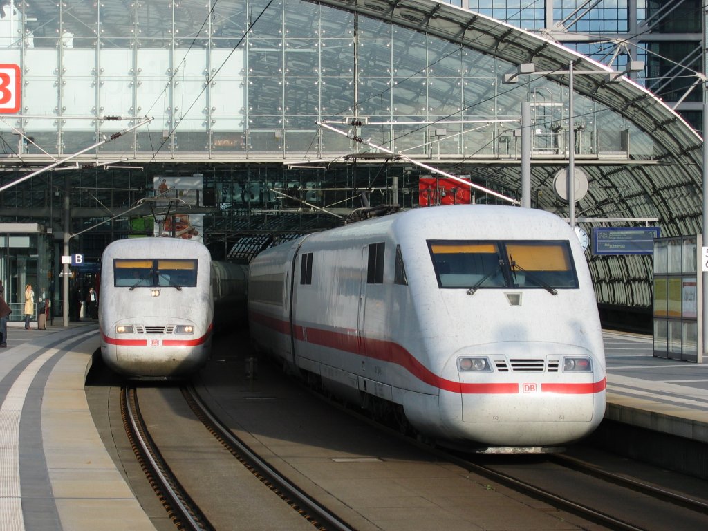 Treffen zweier 401er am 18.10.08 im Berliner Hauptbahnhof.