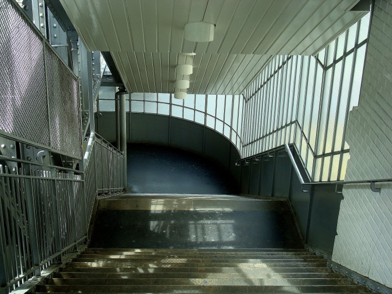 Treppenabgang der Station Bir Hakeim, gebaut um die Jahrhundertwende - und kaum verndert. 13.7.2009