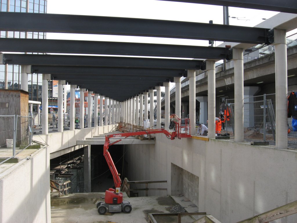 Treppenaufgang der neuen Haltestelle  Breslauer Platz / Hauptbahnhof  am 24. Mrz 2010.