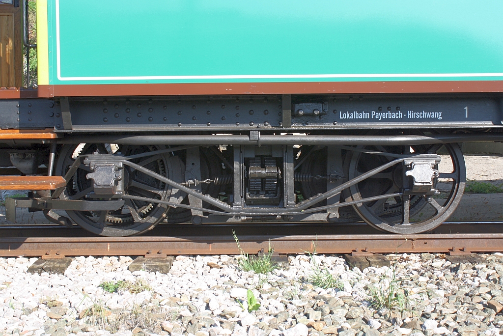 Triebdrehgestell des TW 1 (Bo'Bo', Grazer Waggonfabrik, Baujahr 1926, Fabr.Nr. 32.685) am 25.September 2011 im Bf. Payerbach. 


