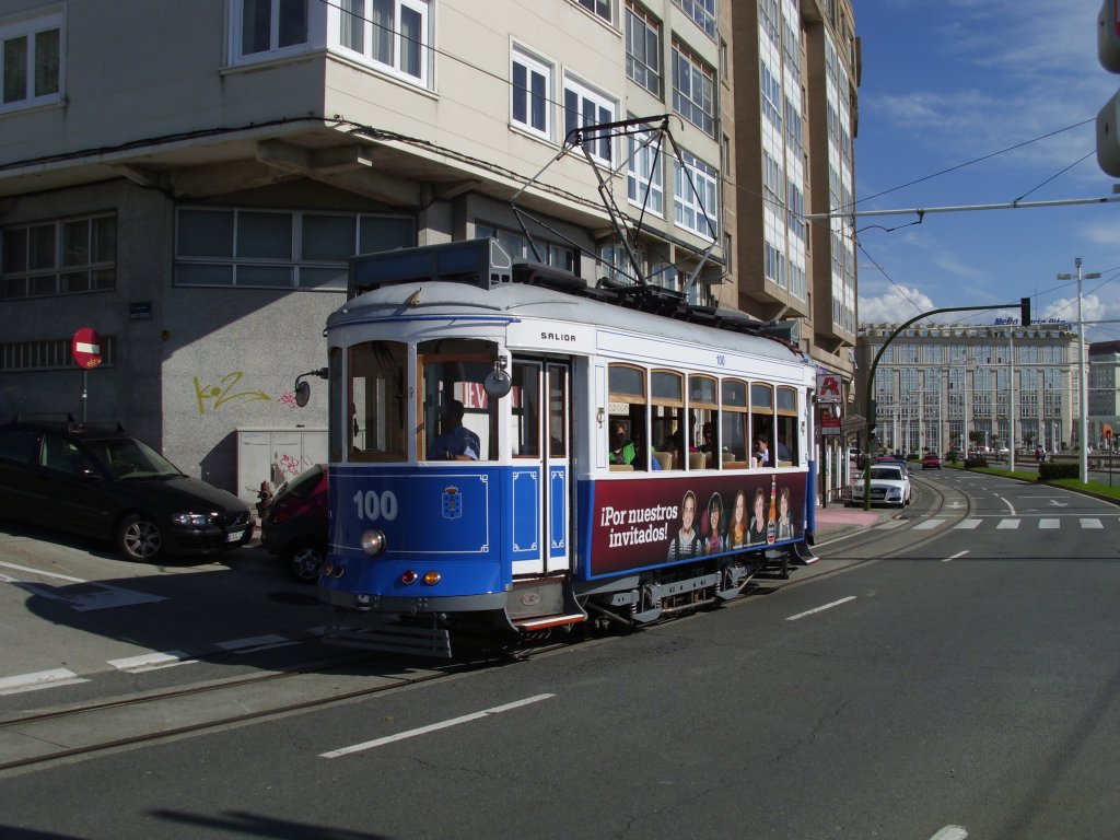 Triebwagen 100 auf der Rua do Matadero (A Coruna) am 10.10.10
