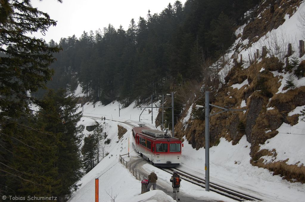 Triebwagen 22 der Vitznau Rigi Bahn am 18.03.2012 bei Rigi-Kaltbad