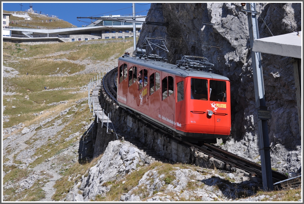 Triebwagen 27 zwischen Fleimentunnel und Pilatus Kulm. (04.10.2011)