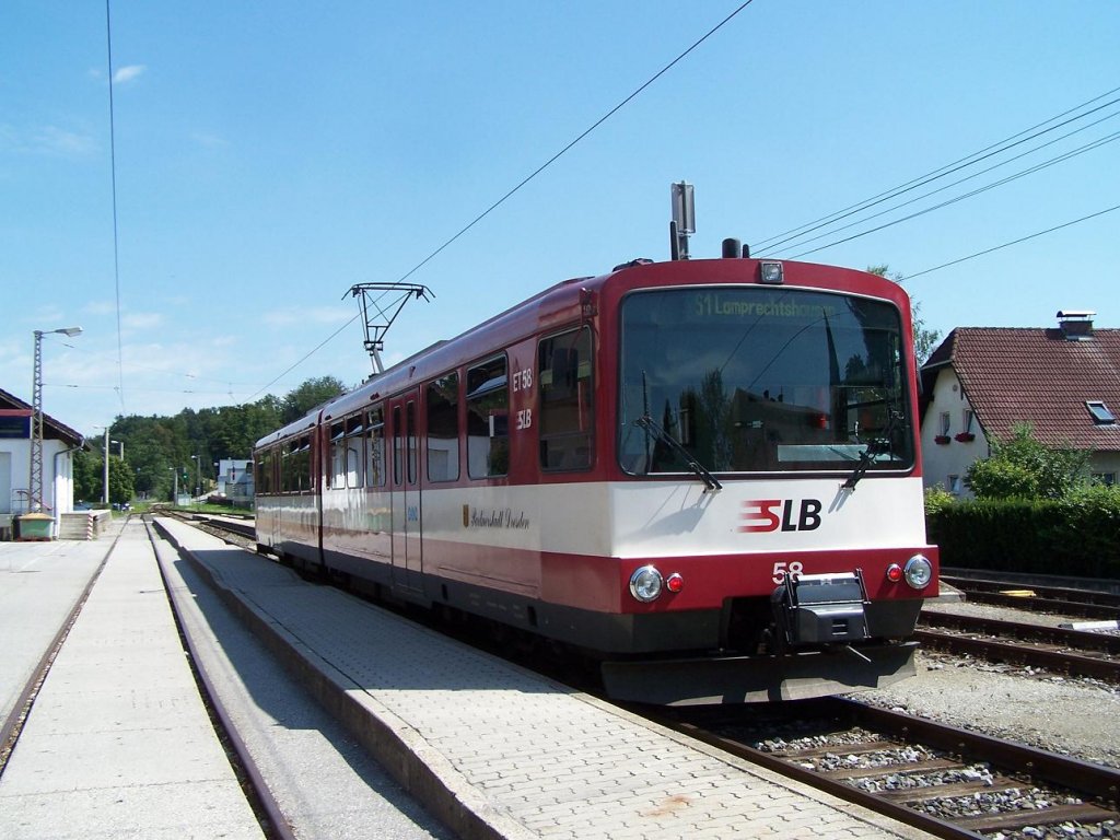 Triebwagen 58 im Bahnhof Oberndorf am 10/08/10.