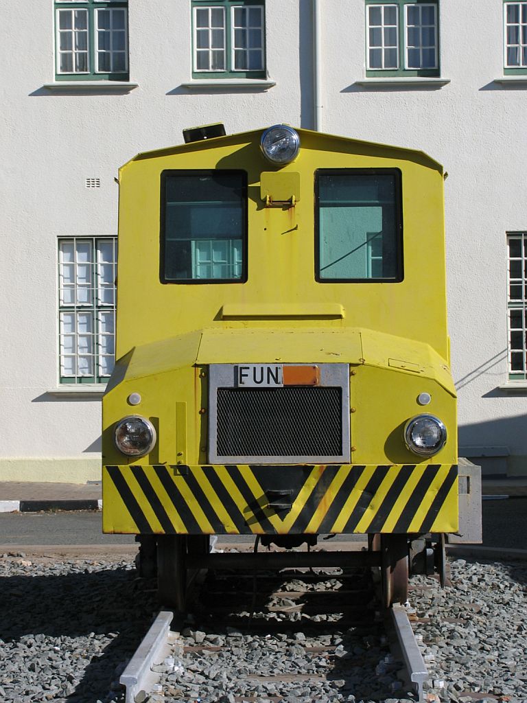 Triebwagen “Funkey” im TransNamib-Museum in Windhoek am 9-7-2010.