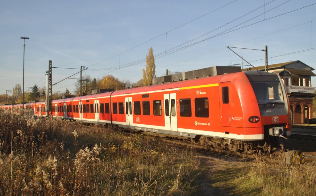 Triebwagen der BR 424 auf dem Weg von Lehrte nach Hannover am 14.11.2012.