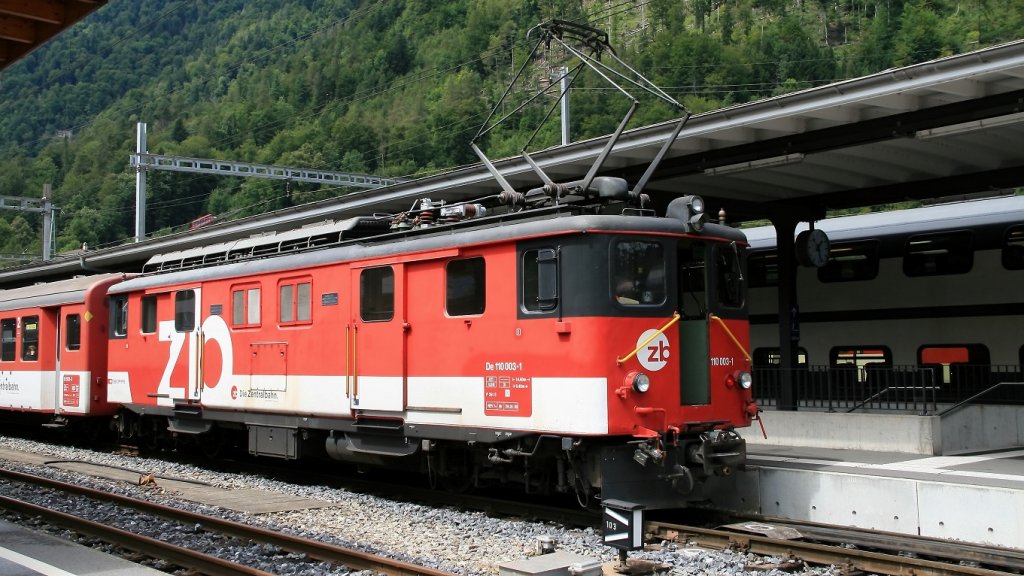 Triebwagen De 110 003-1 mit R 7453 in Interlaken Ost. (05.08.2012)